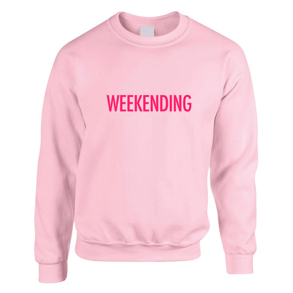 Light pink sweatshirt with a weekending slogan printed in neon pink